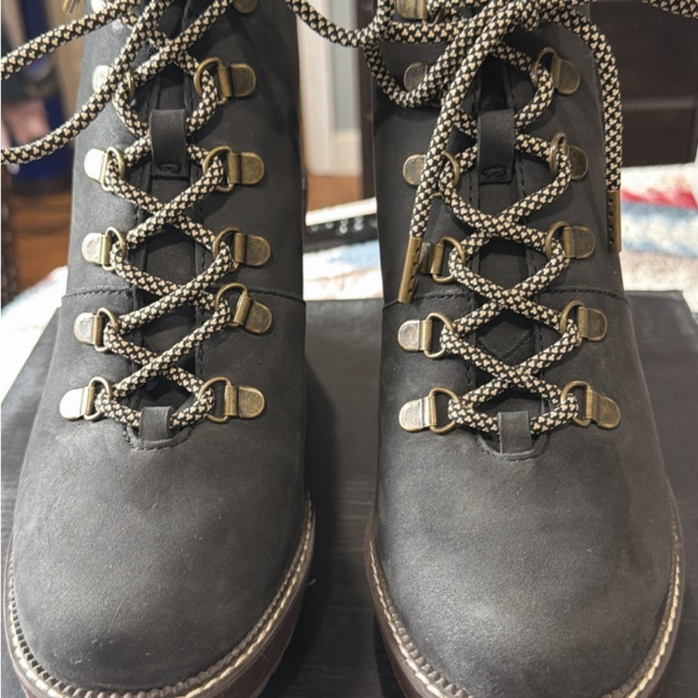 NWOB- TOMS Melrose Black Water Restraint Lace Up Wedge - size 8